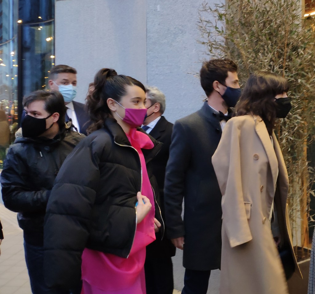 La actriz, Andrea Fandos, a su llegada a los Premios Feroz 2021 // Elisa Manrique